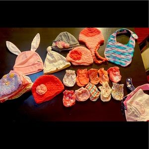 Baby girl beanies, Mittens and bibs